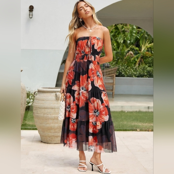 Floral Maxi Dress in Red and Black - Picture 5 of 6